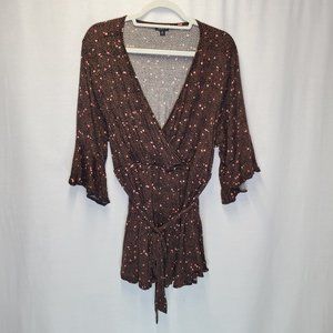 Torrid Women's Size 2 Shirt Top Brown Pink Hearts Tie Front V Neck
